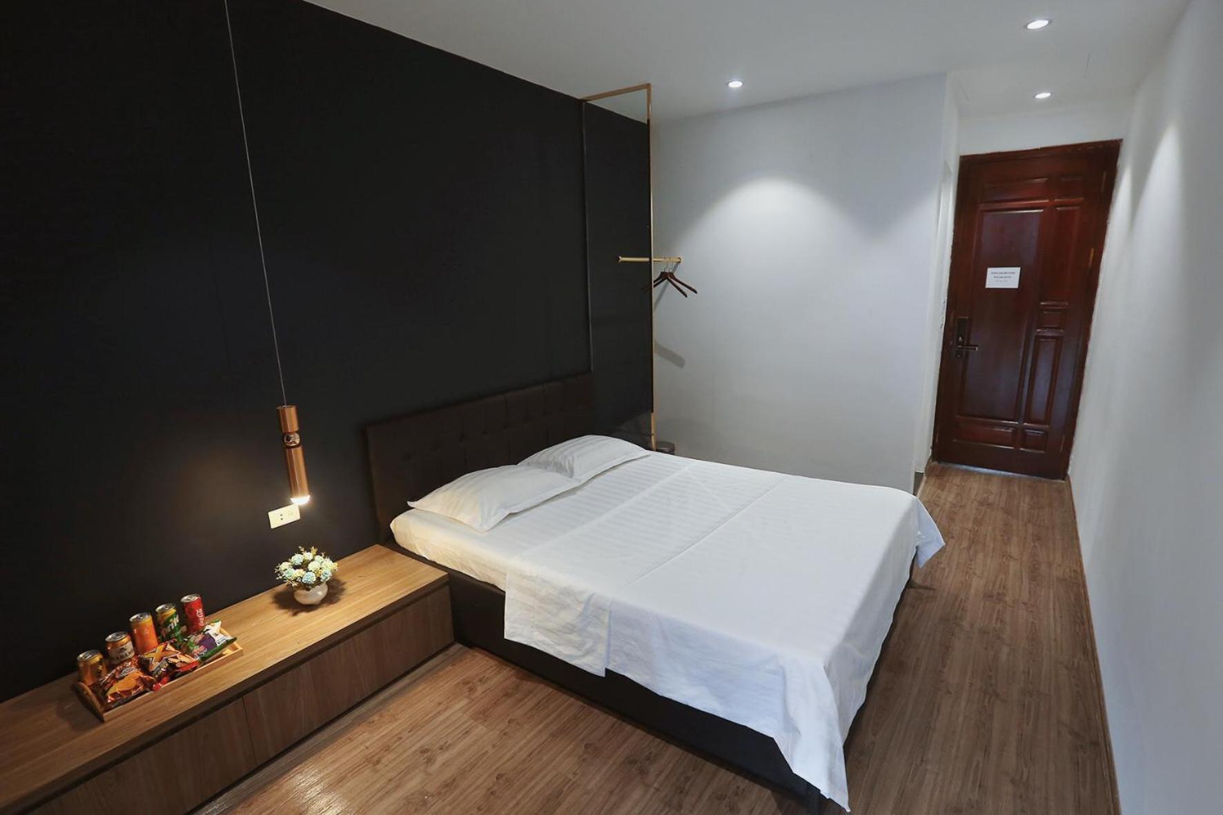 OYO 276 Bh Hotel Hanoi Buitenkant foto