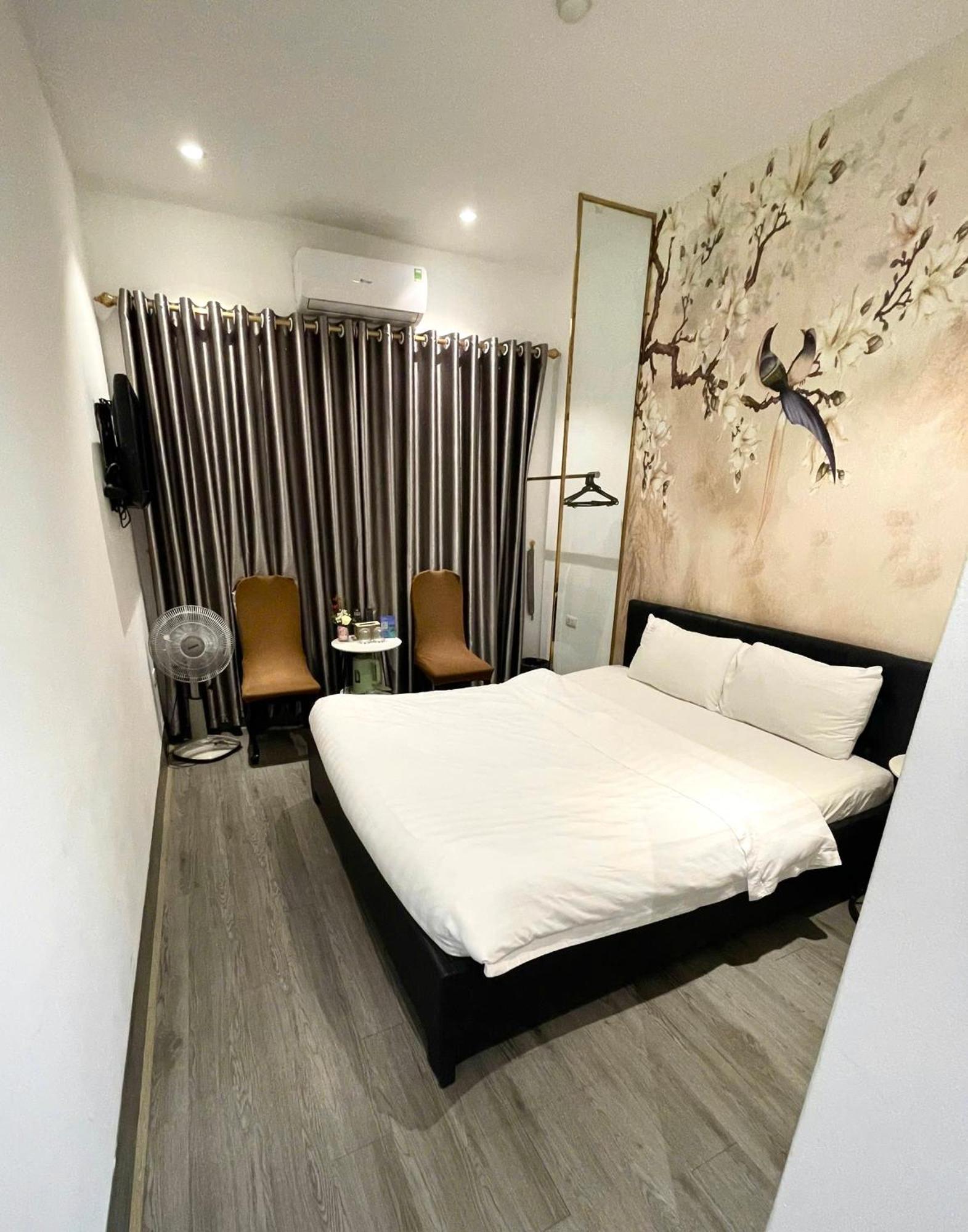 OYO 276 Bh Hotel Hanoi Buitenkant foto