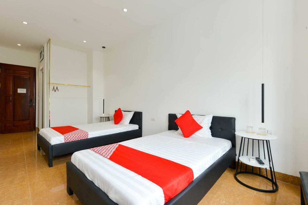 OYO 276 Bh Hotel Hanoi Buitenkant foto