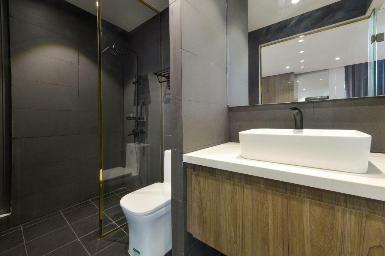 OYO 276 Bh Hotel Hanoi Buitenkant foto