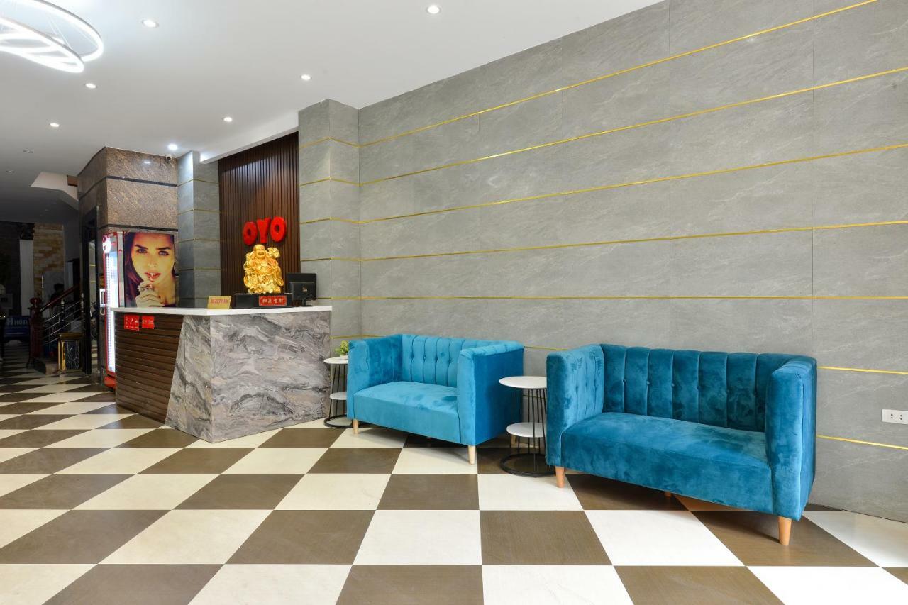 OYO 276 Bh Hotel Hanoi Buitenkant foto