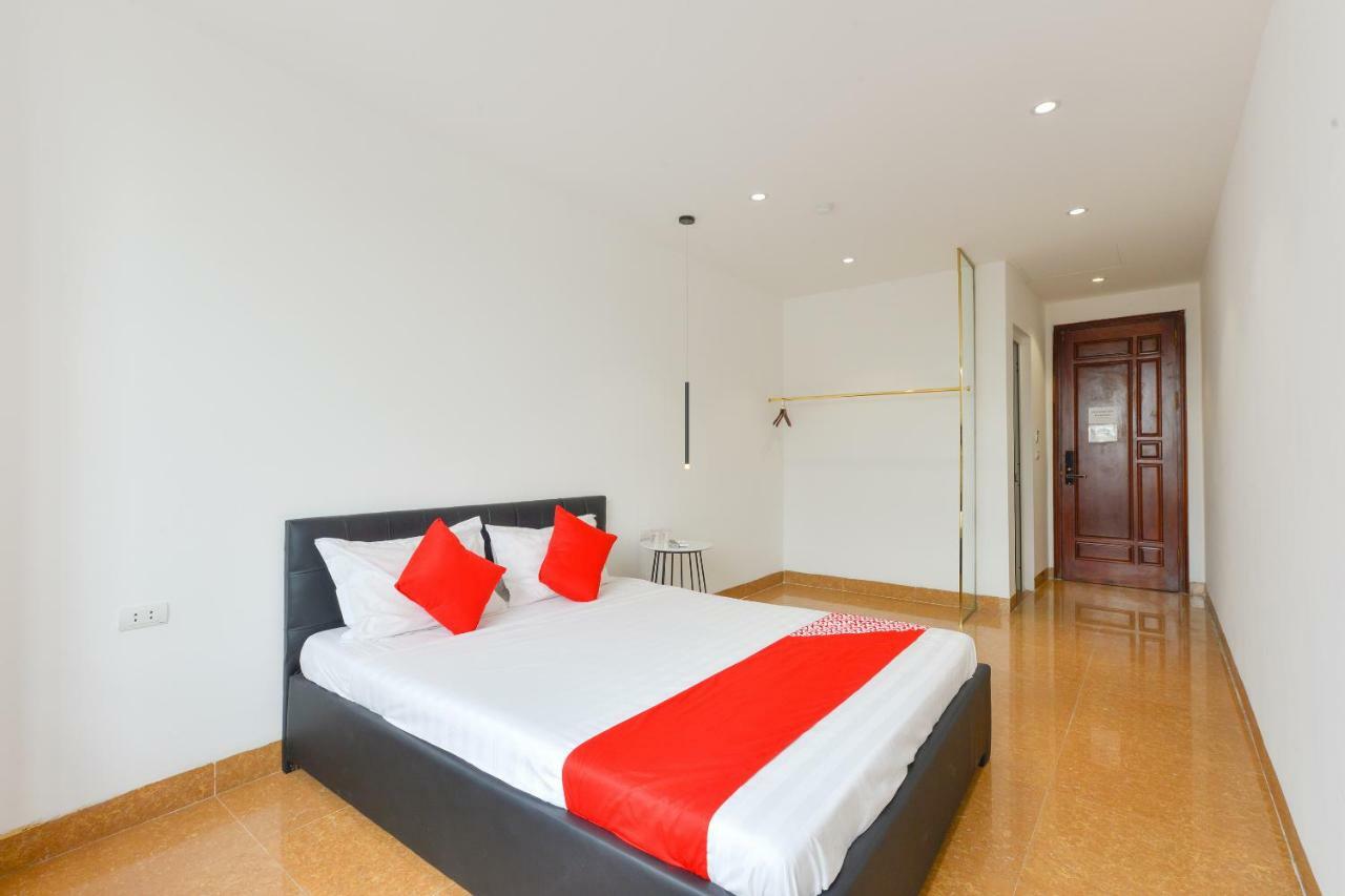 OYO 276 Bh Hotel Hanoi Buitenkant foto